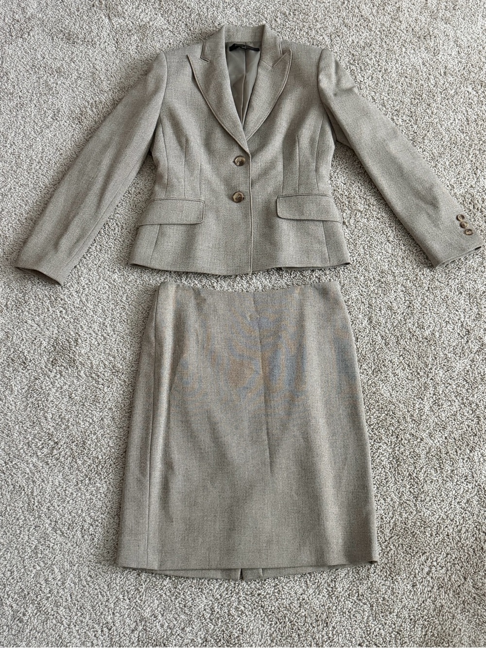 Anne Klein 2-Piece Skirt Suit Set Tan Size 2 Classic Career Office Wear